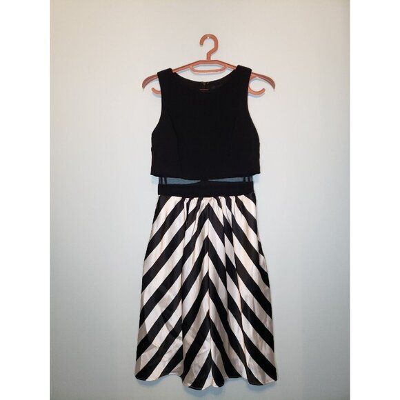 Betsy & Adam Dresses & Skirts - Betsy & Adam Women 2 Dress Sheer Waist Panel Black Striped Sleeveless Round Neck